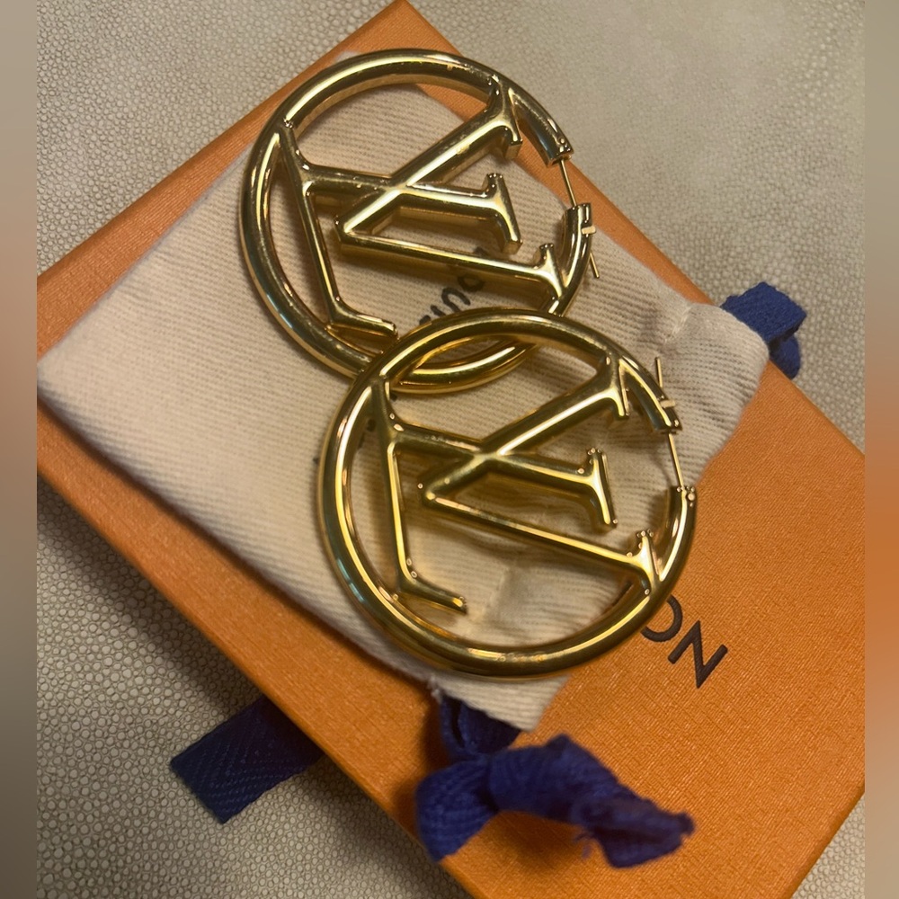 ✨ Louis Vuitton Earrings✨